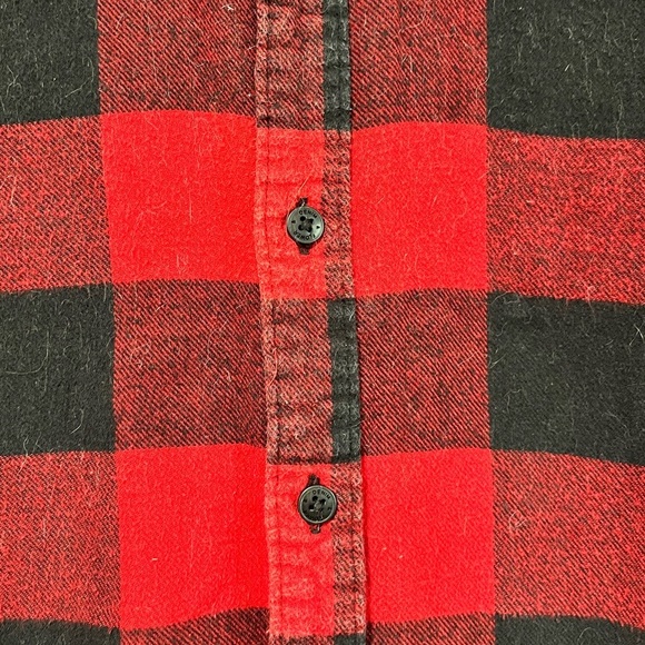 Denim & Flower by Ricky Singh Red & Black Buffalo Plaid Flannel Shirt - Men’s M - Picture 11 of 14